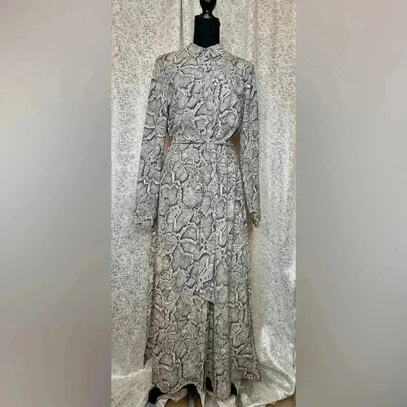 NWOT Brand new never worn snake skin button down dresss - Picture 2 of 3